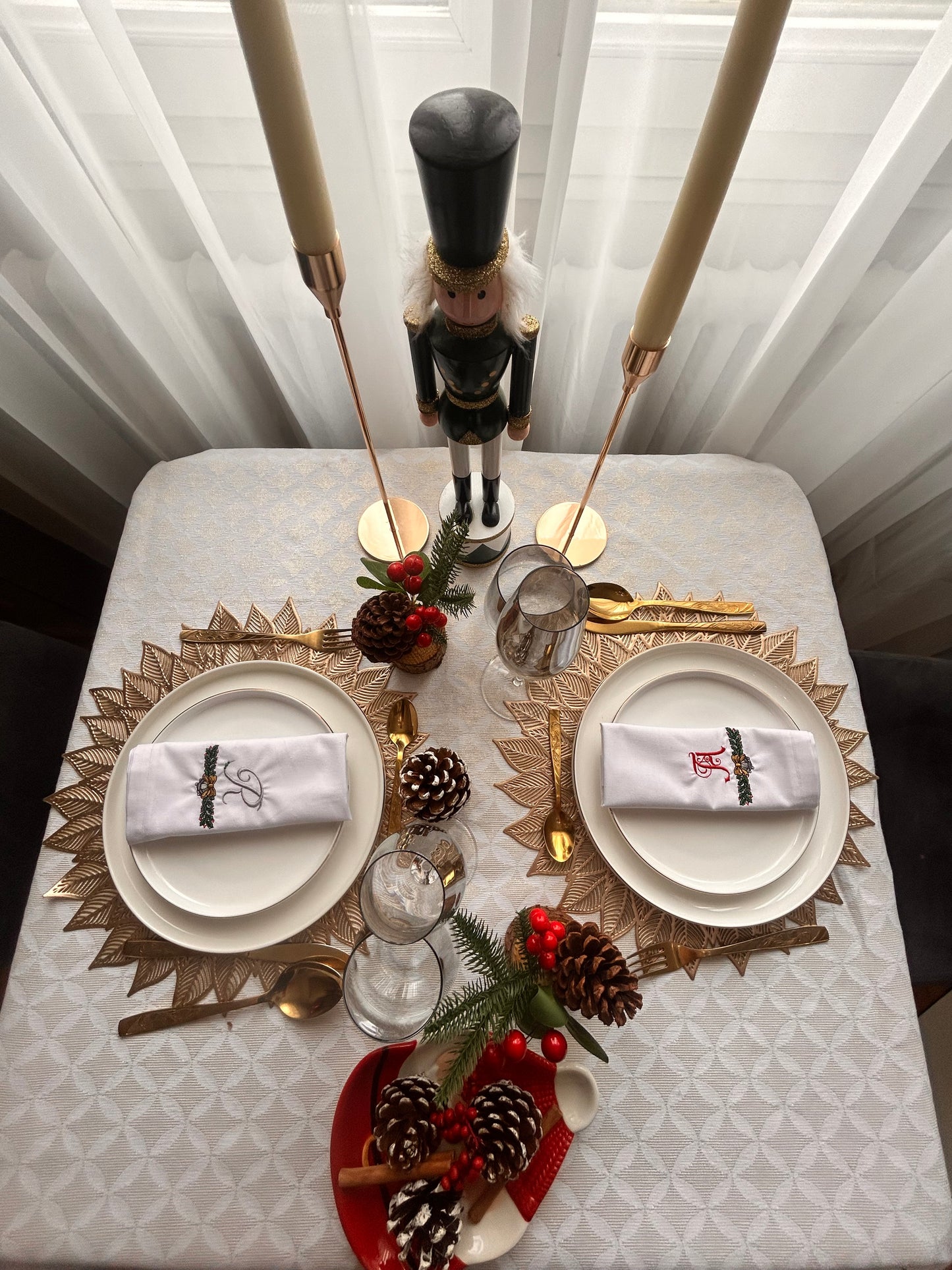 Serviette de table brodée