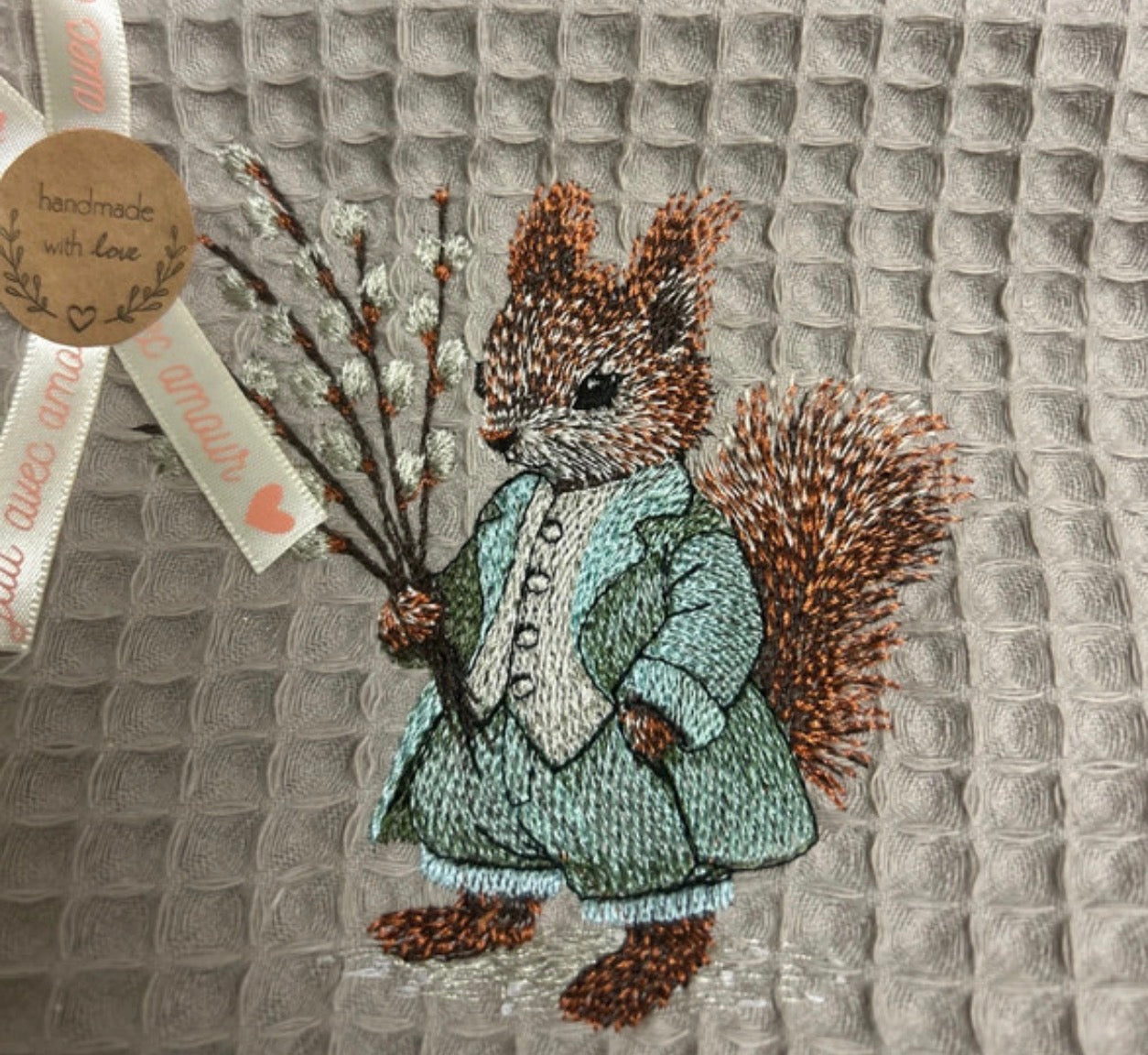 Essuie-Mains Coton Nid d'Abeille Broderie Écureuil - DECOTABLE
