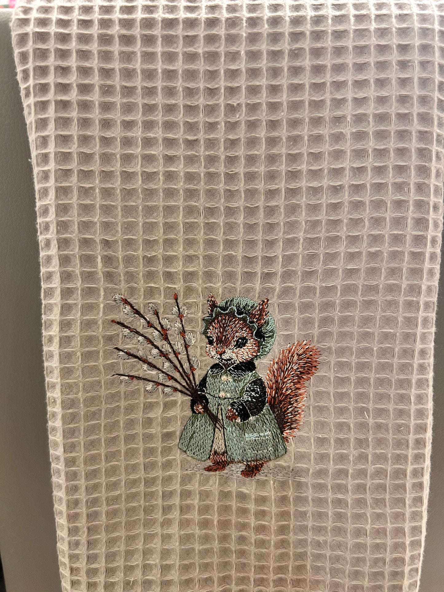 Torchon Coton Nid d'Abeille Brodé - Écureuil