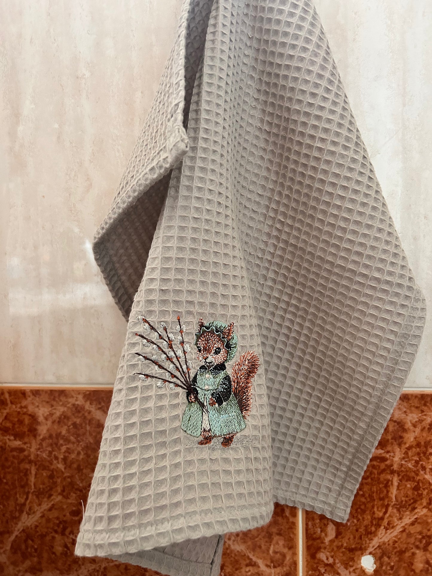 Torchon Coton Nid d'Abeille Brodé - Écureuil